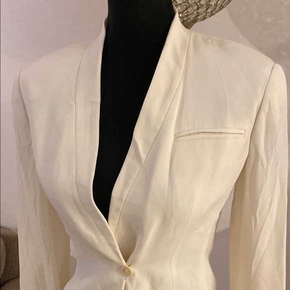 Giorgio Armani Elegant Cream silk Blazer size 2 - Picture 3 of 6